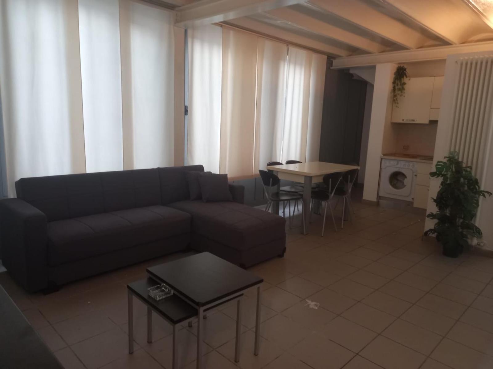 Appartamenti Tra Lago E Montagna Casa Ideale Lecco Bagian luar foto